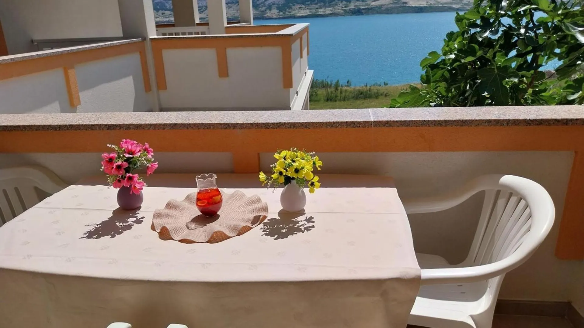パグMetajna House With Pool And Sea Viewアパートメント